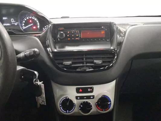 PEUGEOT 208 1.6 BLUEHDI 75 BVM5 LIKE – Image 9